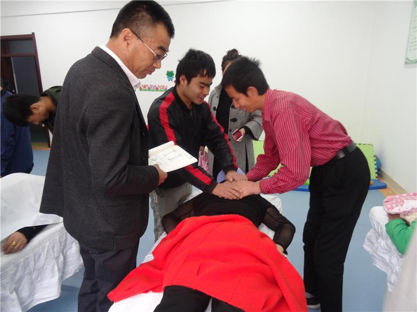 自强与助残脱贫故事：宁夏盲人协会副主席马进科——上帝给了他黑暗 他却“摸索”出光明(图1)