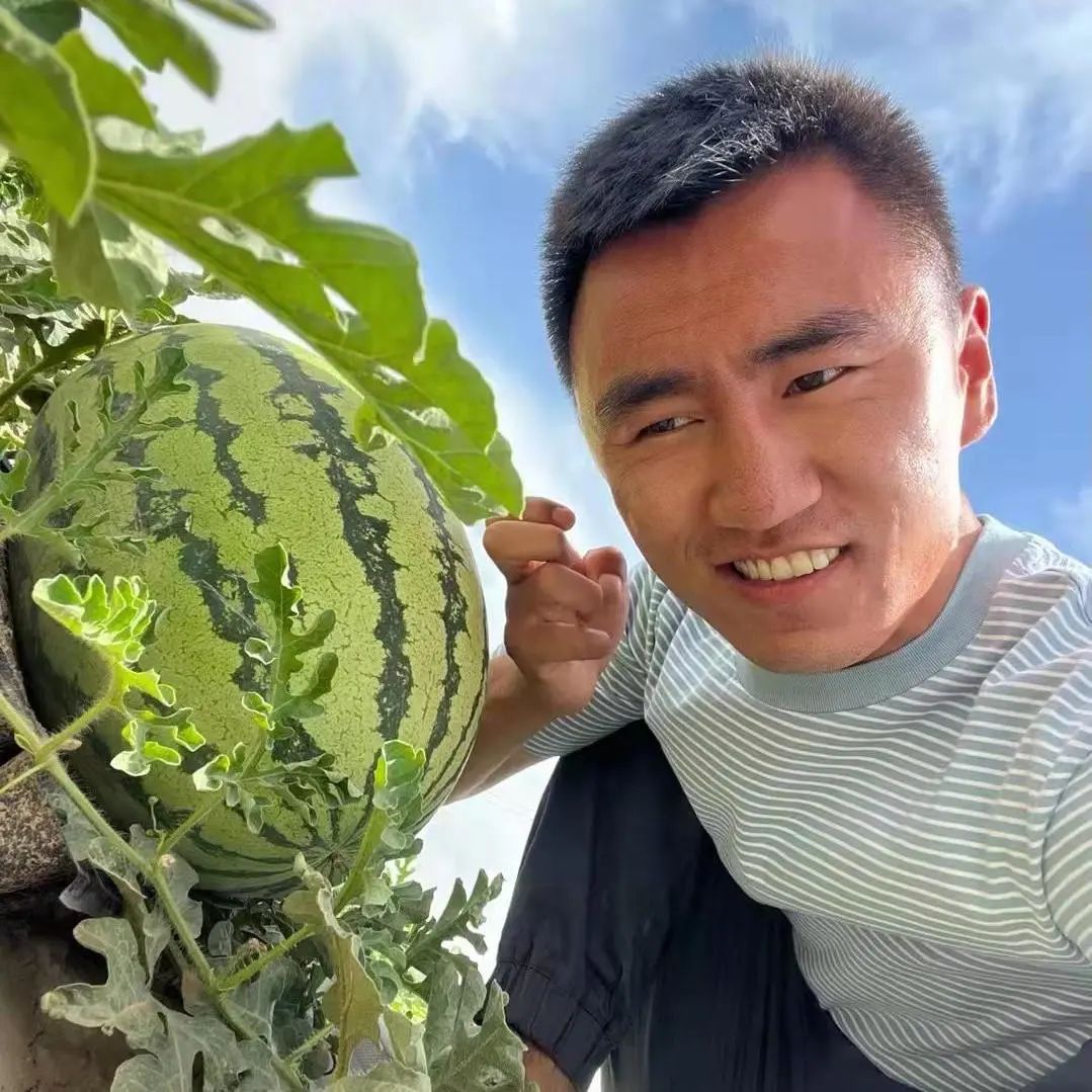 带货万余单！听力障碍小伙打破硒砂瓜单场销售记录(图1)