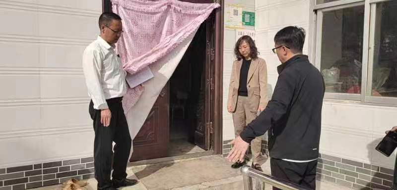 县政府领导李静督导调研我县2022年残疾人家庭无障碍改造实施情况 (图1)