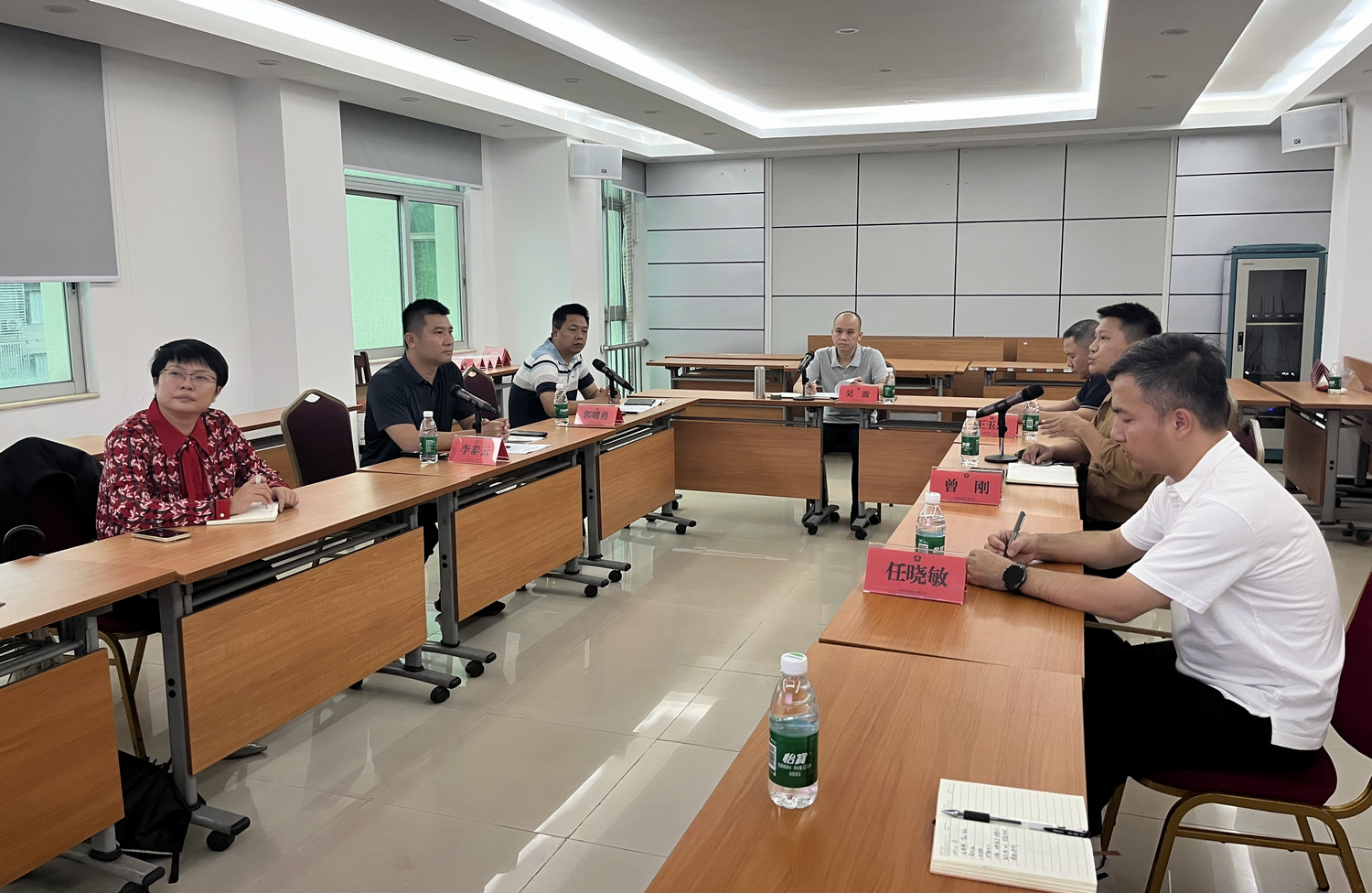图为会议现场