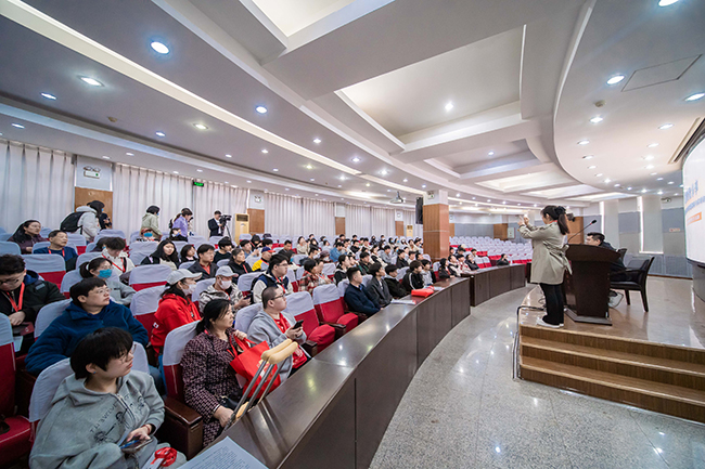 图为求职面试技巧讲座现场 图为求职面试技巧讲座现场