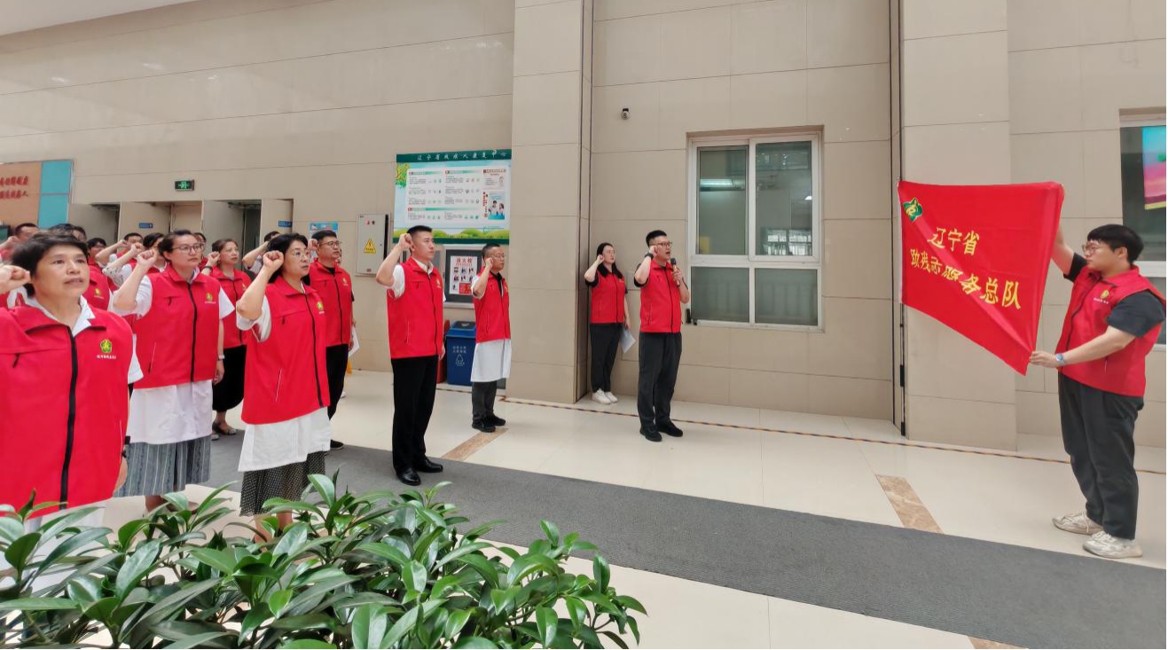 图为入队仪式现场