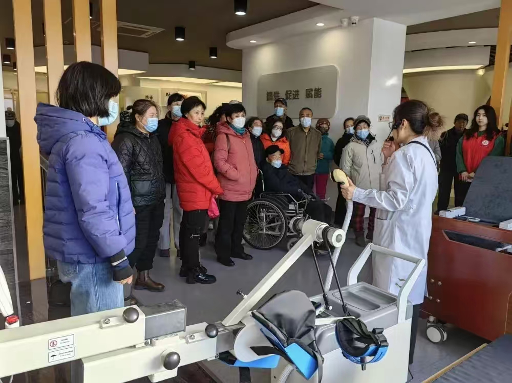 图为活动现场 图为活动现场