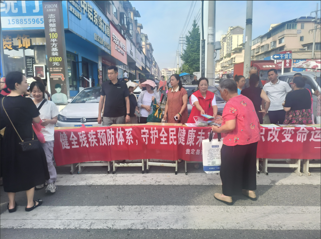 图为活动现场 图为活动现场