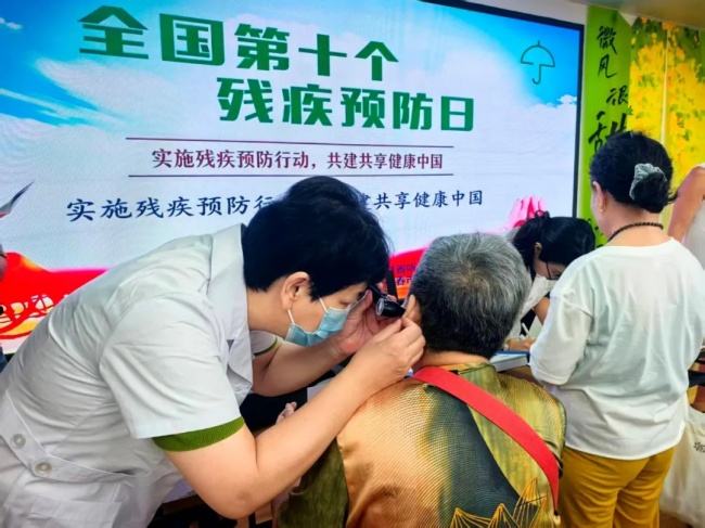 图为活动现场 图为活动现场