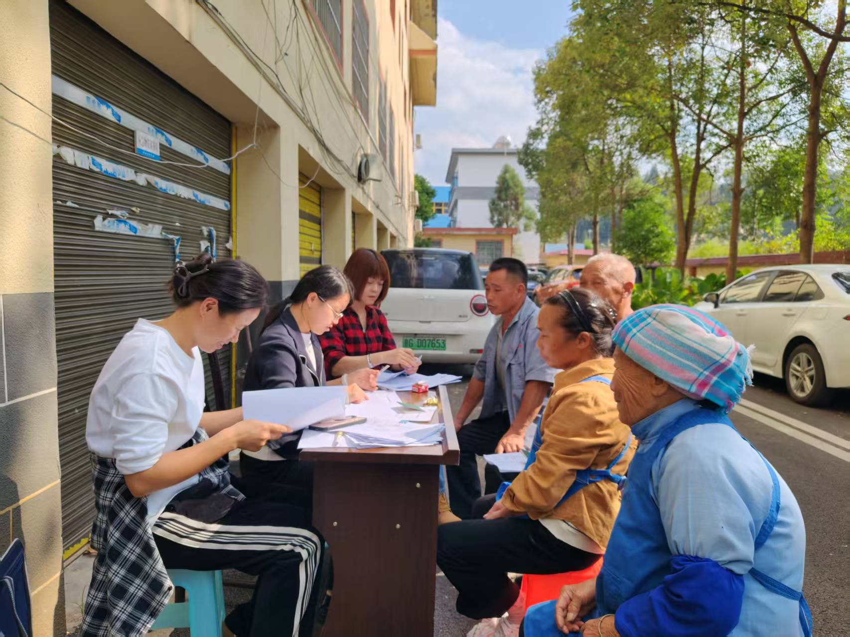 图为登记咨询服务
