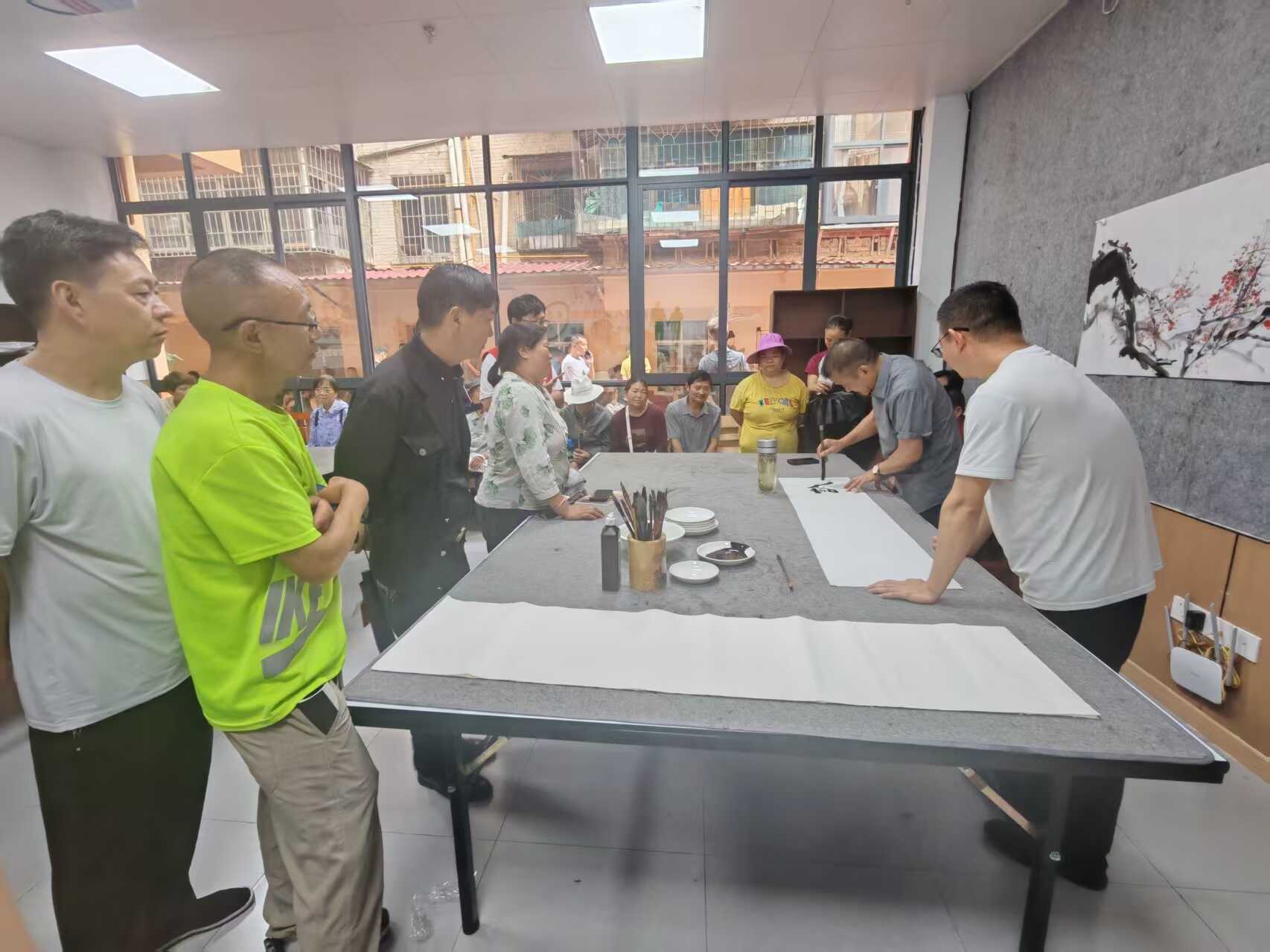 图为文化体验现场 图为文化体验现场